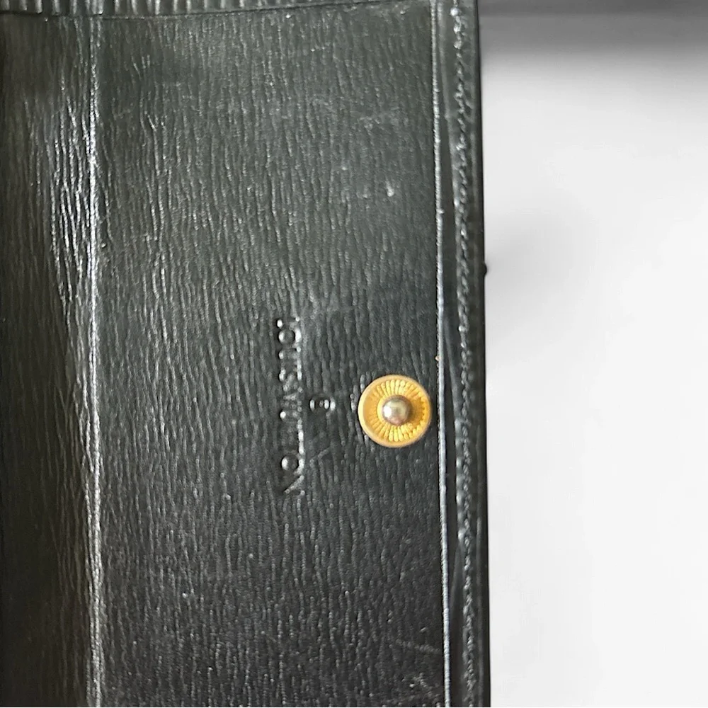 LV Black Epi Leather Key Case Wallet – Unisex, Retro, Quiet Luxury